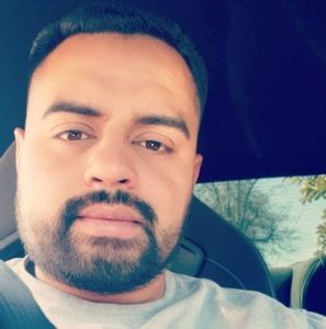 Meet your Posher, Javier